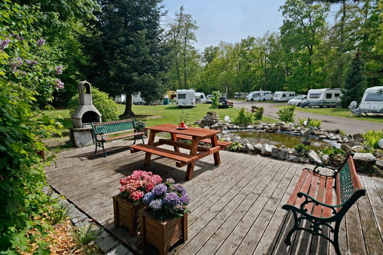 Готель Knaus Campingpark Nurnberg Екстер'єр фото