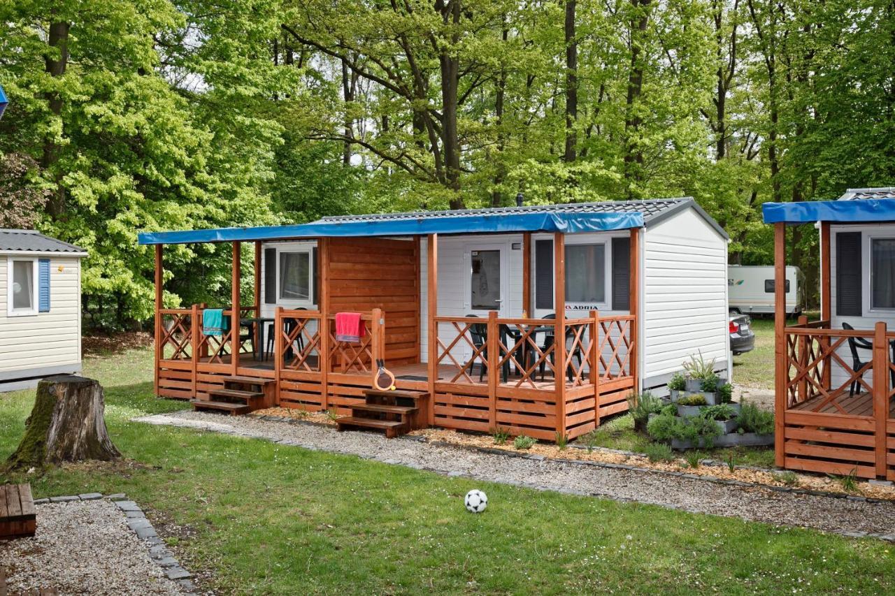Готель Knaus Campingpark Nurnberg Екстер'єр фото